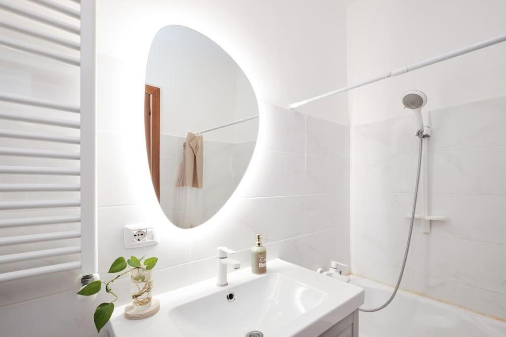 Porta Di Roma, Moderno Luminoso Con Wi-fi E Ac Rom
