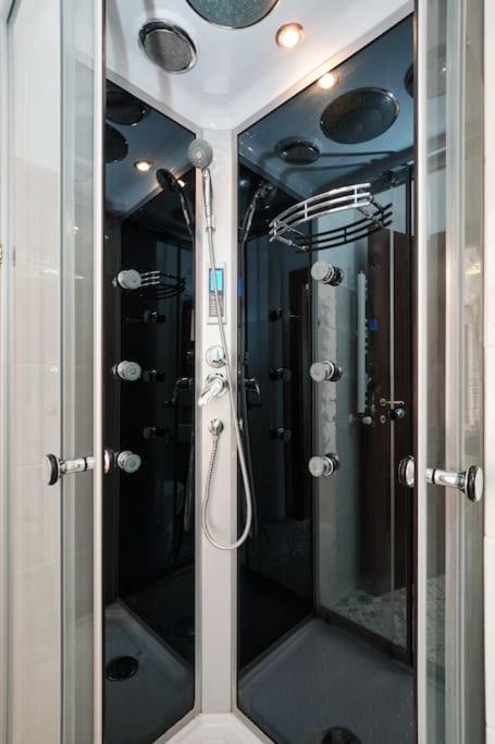 Apartment Porta Di Roma, Moderno Luminoso Con Wi-fi E Ac Rom